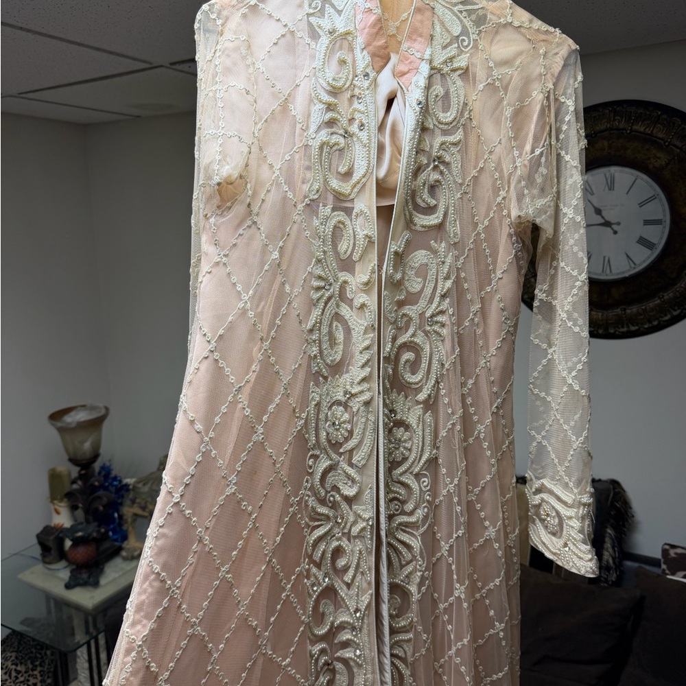 Elegant Cream Embroidered Women's Robe